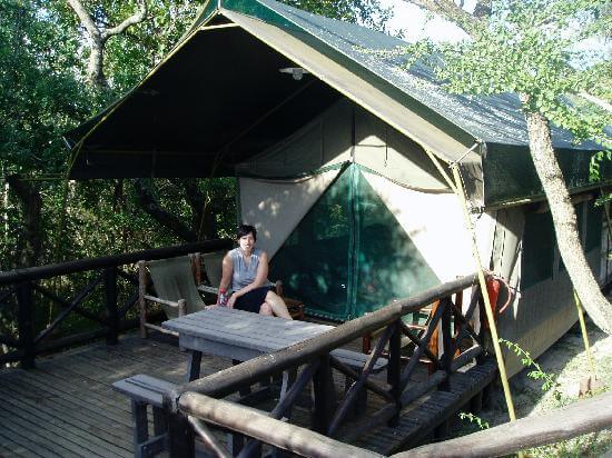 safari-tent-hluhluwe-game-reserve
