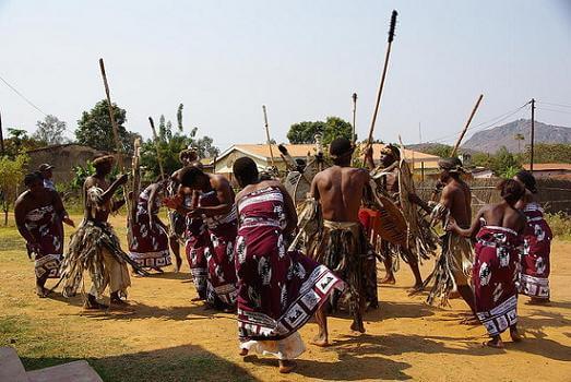 malawi-dancing